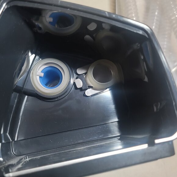 ResMed Air sense 10 Autoset CPAP with Bag & Accessories. Comes ONLY 27 RUN HOURS - Picture 10 of 16